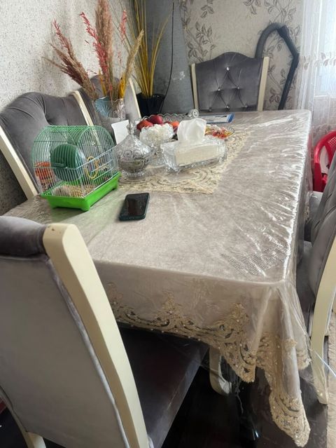 Masa dəsti satılır 220 manata endirim etdi 6 stulu var prablemi yoxdu — Digah