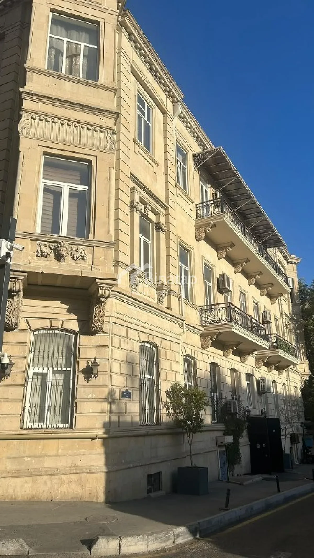Satılır 3 otaqlı köhnə tikili 108 m², Sahil metrosu, Nəsimi rayonu — Mənzil, Bakı (2)