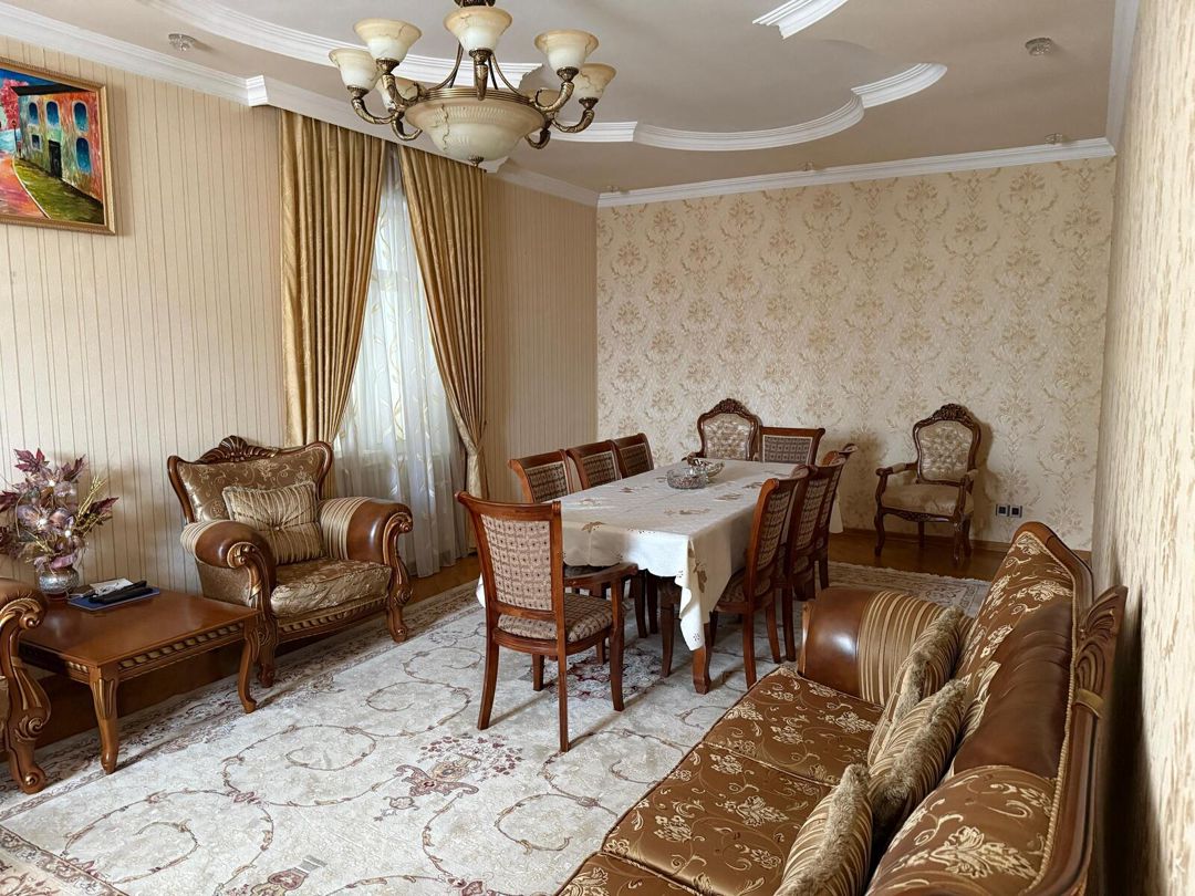 Satılır 4 otaqlı həyət evi/bağ evi 300 m² — Ev, villa, Bakı (8)
