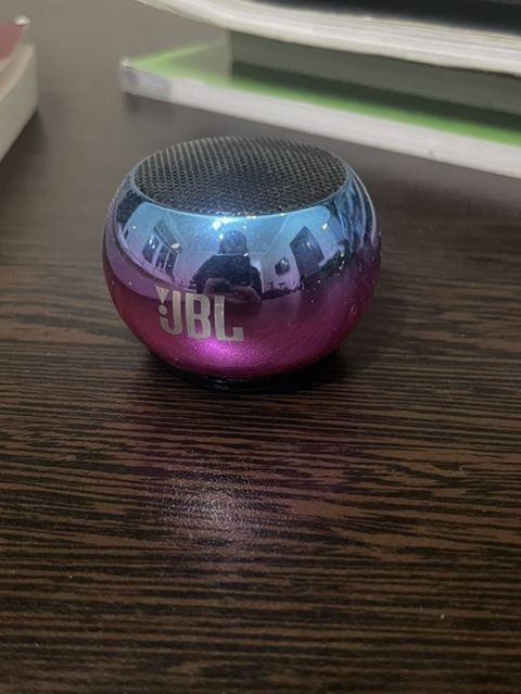 JBL mini portativ Bluetooth dinamik - Ultra-kompakt ölçü: ovuc boyda — Qobu