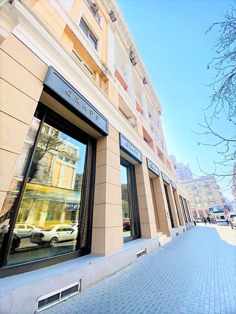 Satılır 7 otaqlı köhnə tikili 238 m² — Bakı