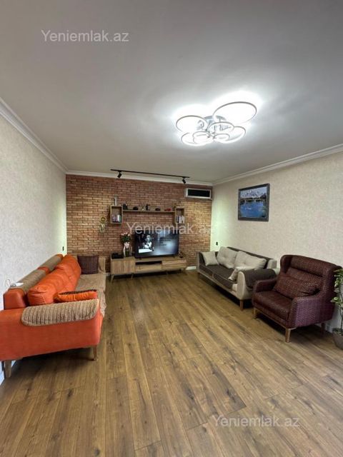 Satılır 5 otaqlı Bina evi menzil (Köhnə tikili), 100 m², 13-cü mikrorayon — Sumqayıt House