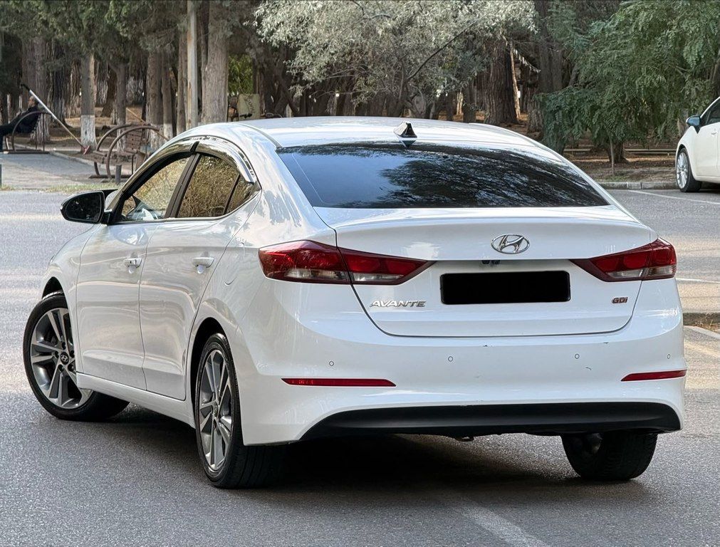 Hyundai Avante, 1.6 L, 2017 il, 133 000 km — Avtomobillər, Bakı (12)