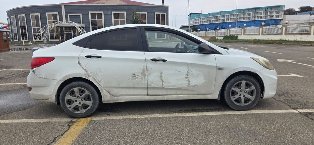 Hyundai Accent: 1.4 l 2012 il — Avtomobillər, Novxanı (3)