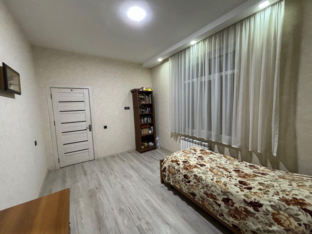 Satılır 5 otaqlı həyət evi/bağ evi 235 m² — Ev, villa, Bakı (10)