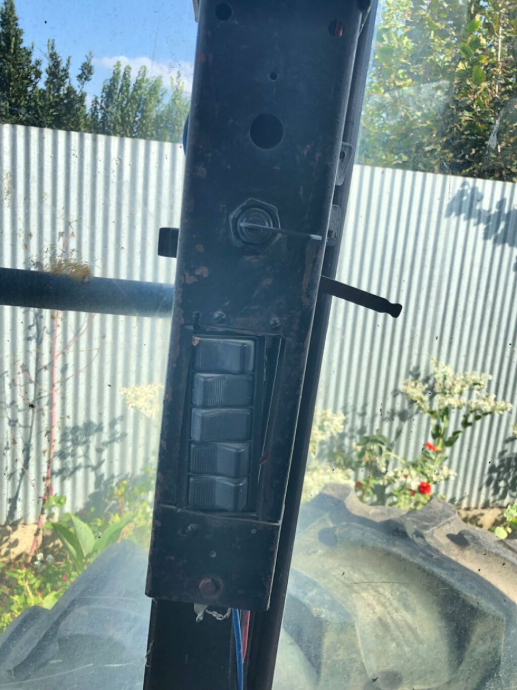 Traktor T-28 Bütün senedleri qaydasındadır, rul gidravlikdir. Most — Traktorlar, Biləsuvar (7)