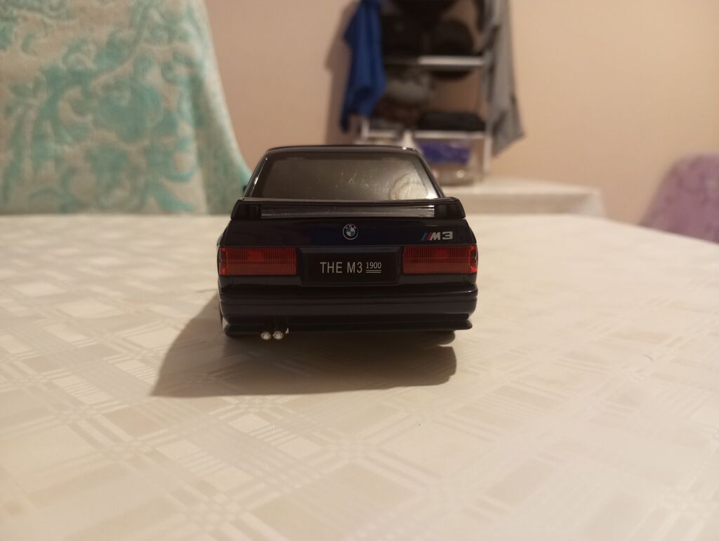 BMW E30 M3 – metal kolleksiya modeli (miqyas: təxmini 1:18) - Korpus — Modellar, Xırdalan (2)