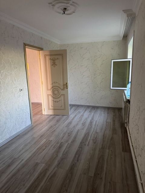Gəncə, 3 otaqlı, Köhnə tikili, 50 kv. m — Квартира