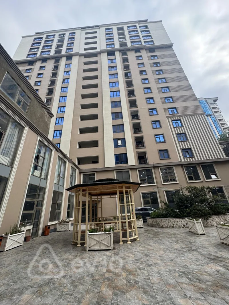 5 otaqlı mənzil, 234 m², İmran Qasımov küçəsi — 675 000 ₼ · Bakı · Mənzil 5 otaqlı mənzil, 234 m², İmran Qasımov küçəsi — Bakı