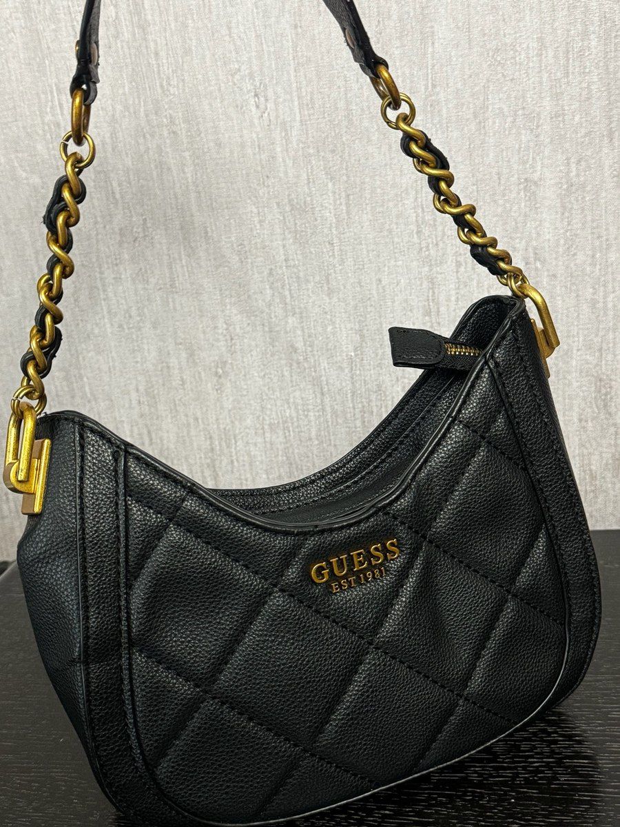Guess çanta — Şəxsi əşyalar, Bakı