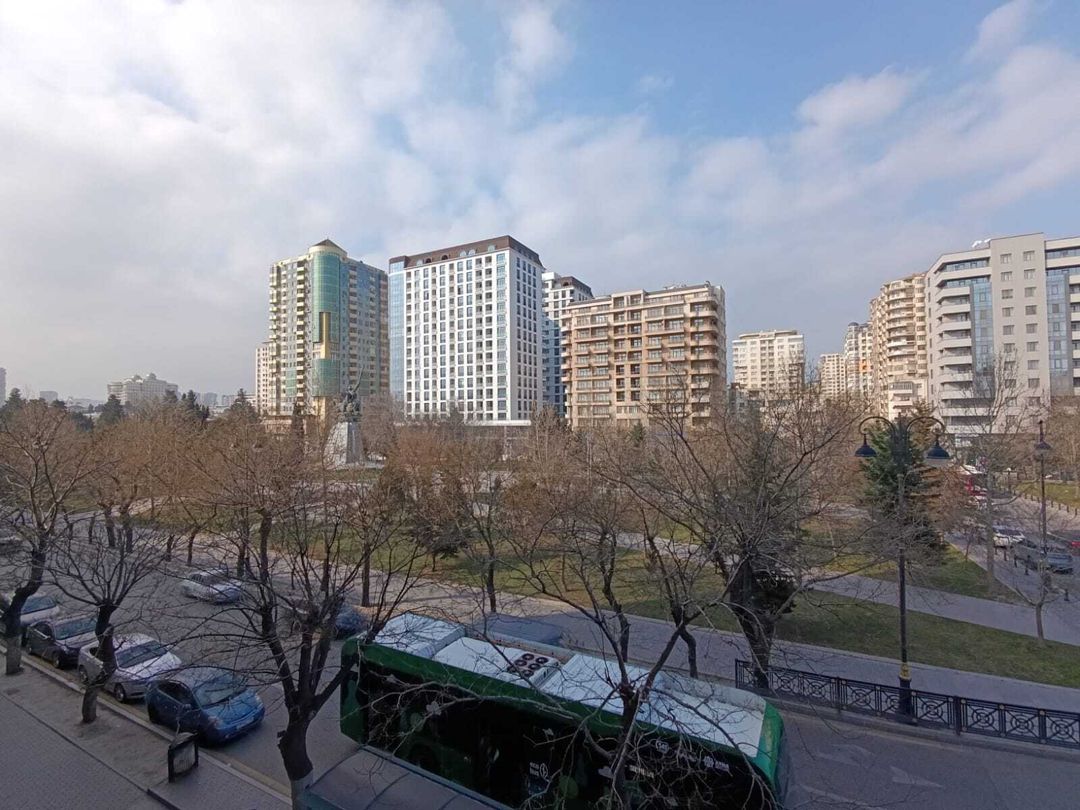 Satılır 4 otaqlı yeni tikili 285 m² — Mənzil, Bakı (12)