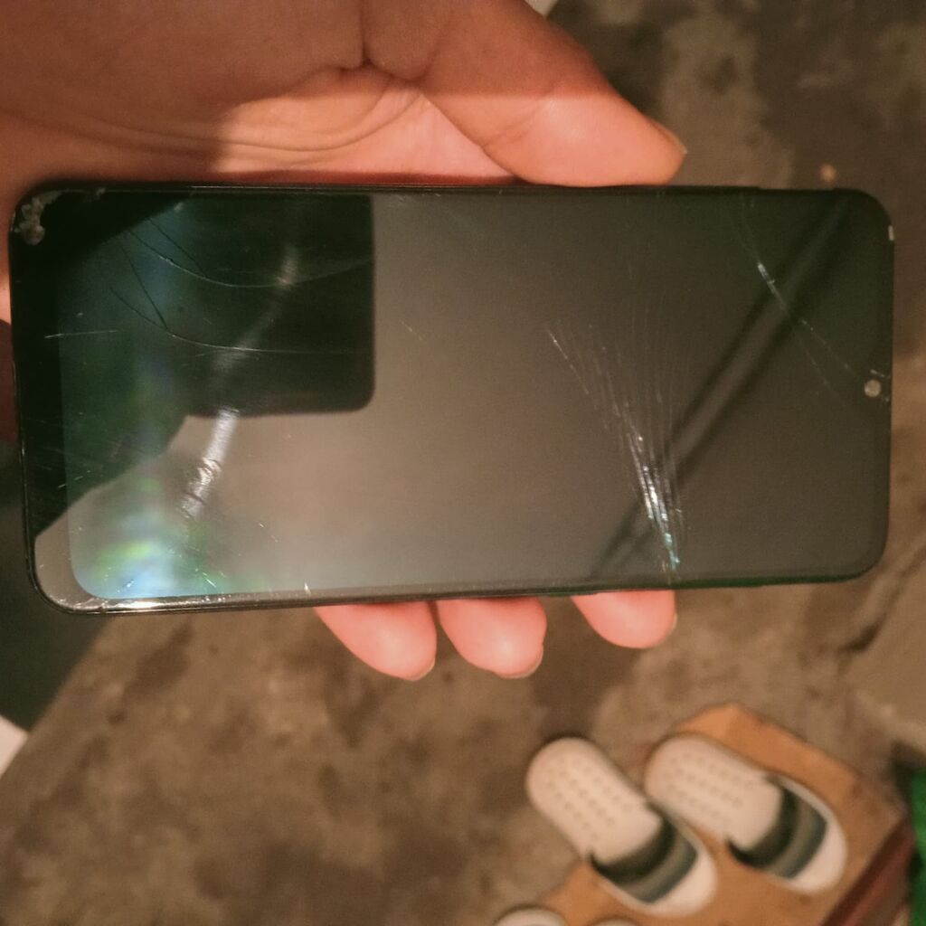 Samsung Galaxy A50, rəng - Qara, Barmaq izi — Samsung, Mingəçevir