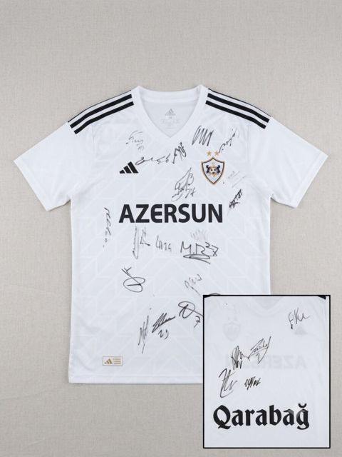 Futbolka (Qarabağ oyunçularının imzaları ilə) — Bakı