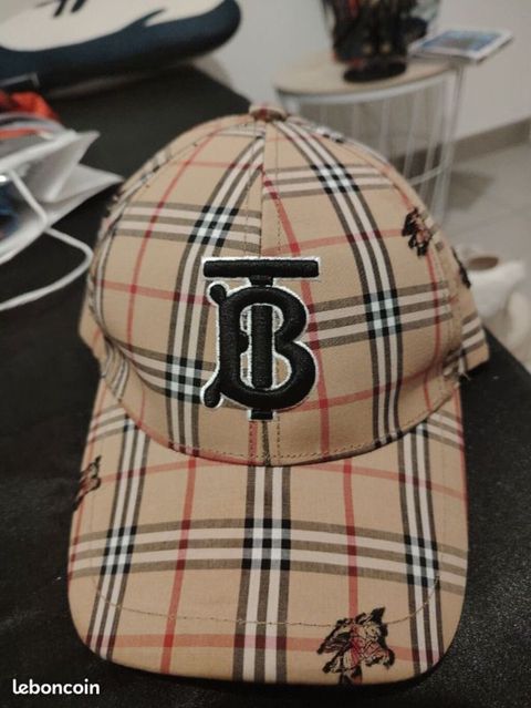 Original Burberry kepkasi. Bej rəng əsaslı, klassik xallı (çekli) — Bakı