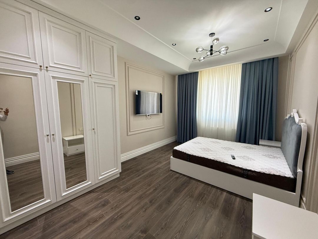 İcarəyə verilir 4 otaqlı yeni tikili 200 m² — Mənzil, Bakı (10)