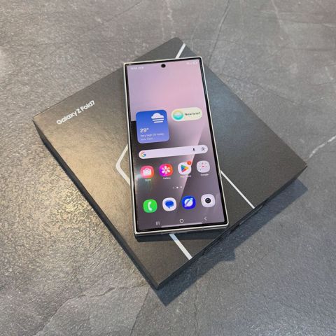 Samsung Galaxy Z Fold 7, rəng - Gümüşü, Simsiz şarj — Quba