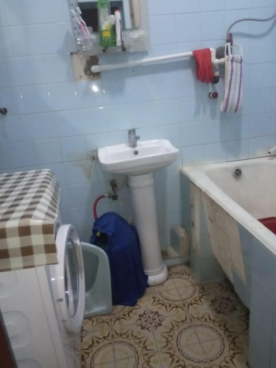 Satılır 2 otaqlı köhnə tikili 69 m² — Mənzil, Bakı (6)