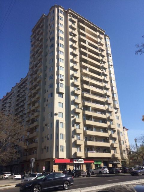 Satılır 6 otaqlı yeni tikili 800 m² — Bakı