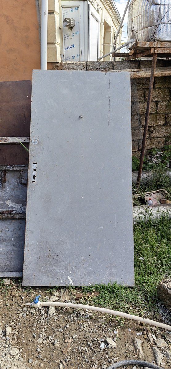 Dəmir qapı — Təmir və inşaat, Bakı