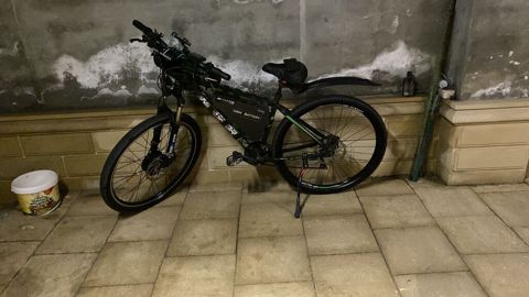 Elektron velosiped cox səliqəli istifadə olunub.sürət 45-50km/s, polnu — Neftçala