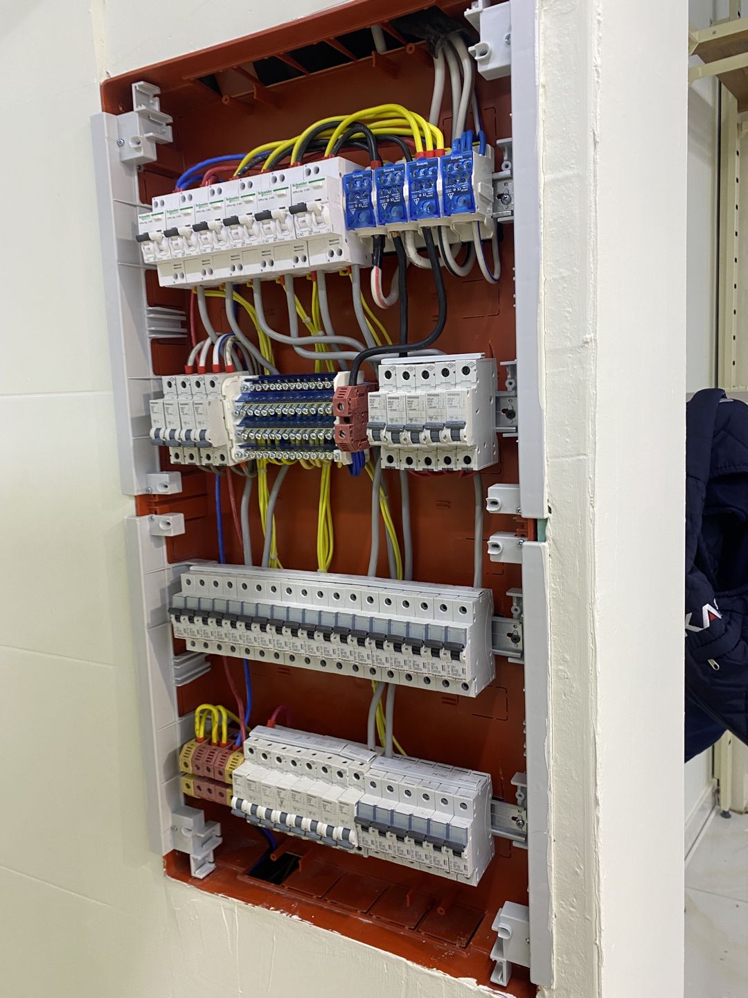 Elektrik, Santexnik — Isgender esgerbeyov — Elektrikçi xidmətləri, Bakı