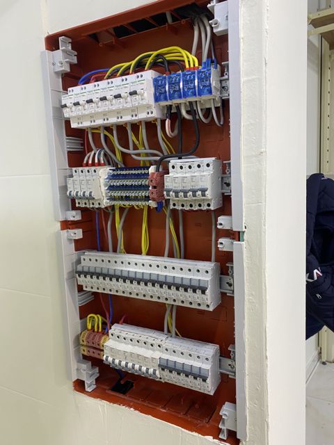 Elektrik, Santexnik — Isgender esgerbeyov — შეთანხმებით · Bakı · Elektrikçi xidmətləri Elektrik, Santexnik — Isgender esgerbeyov — Bakı