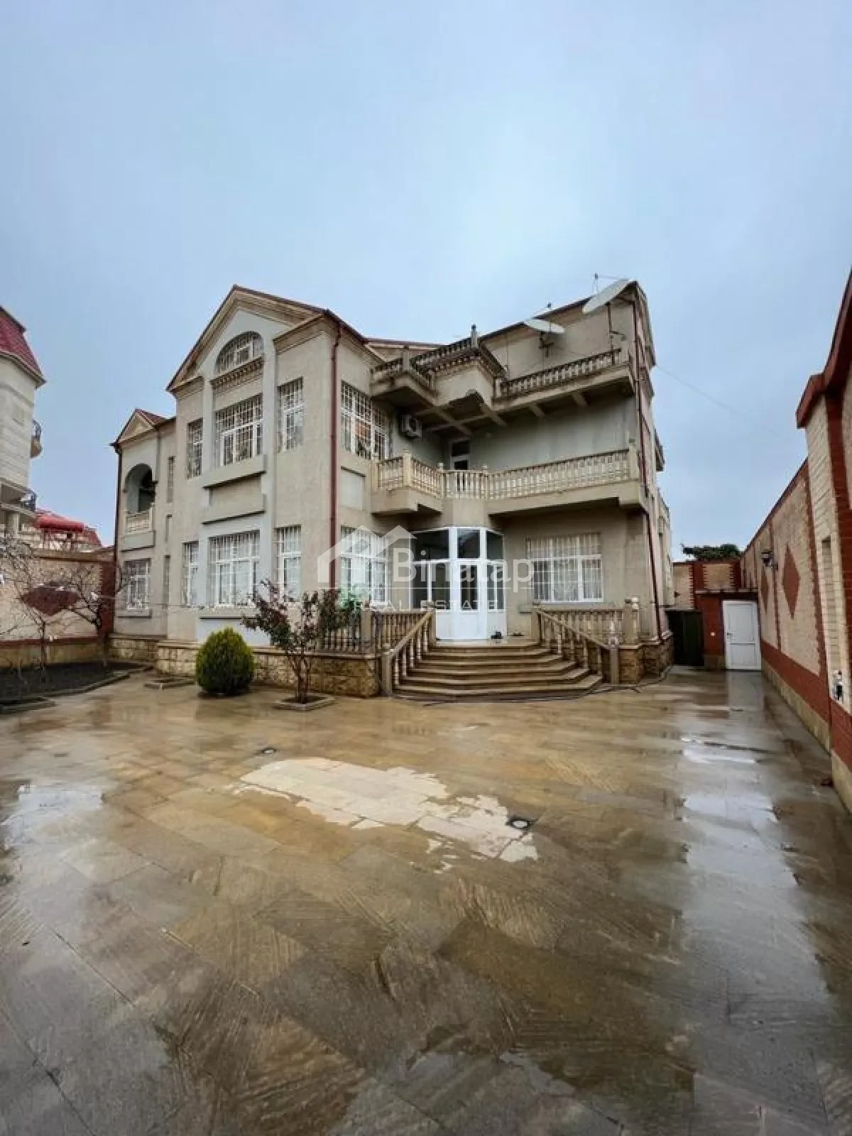Satılır 5 otaqlı həyət evi / bağ evi 400 m², Nəsimi metrosu, Binəqədi rayonu — Bakı