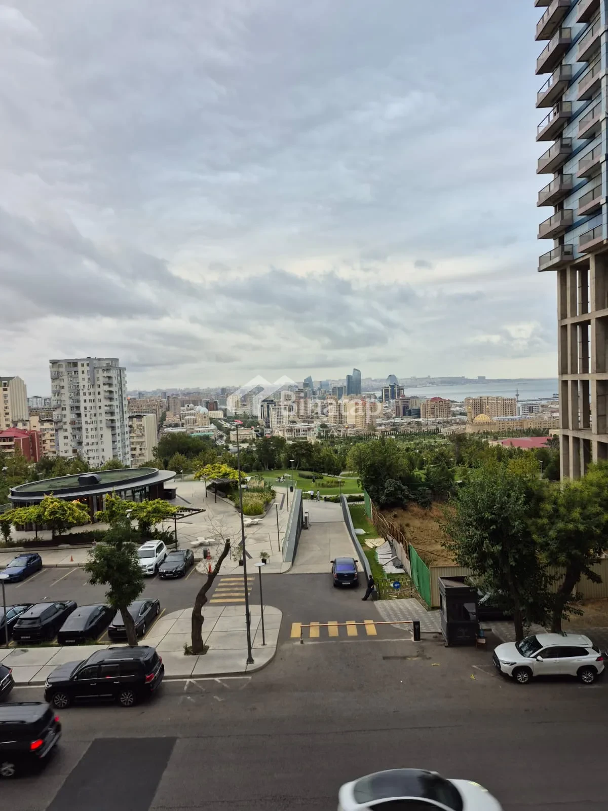 Satılır 2 otaqlı köhnə tikili 80 m², Elmlər Akademiyası metrosu, Yasamal rayonu — 300 000 ₼ · Bakı · Mənzil Satılır 2 otaqlı köhnə tikili 80 m², Elmlər Akademiyası metrosu, Yasamal rayonu — Bakı