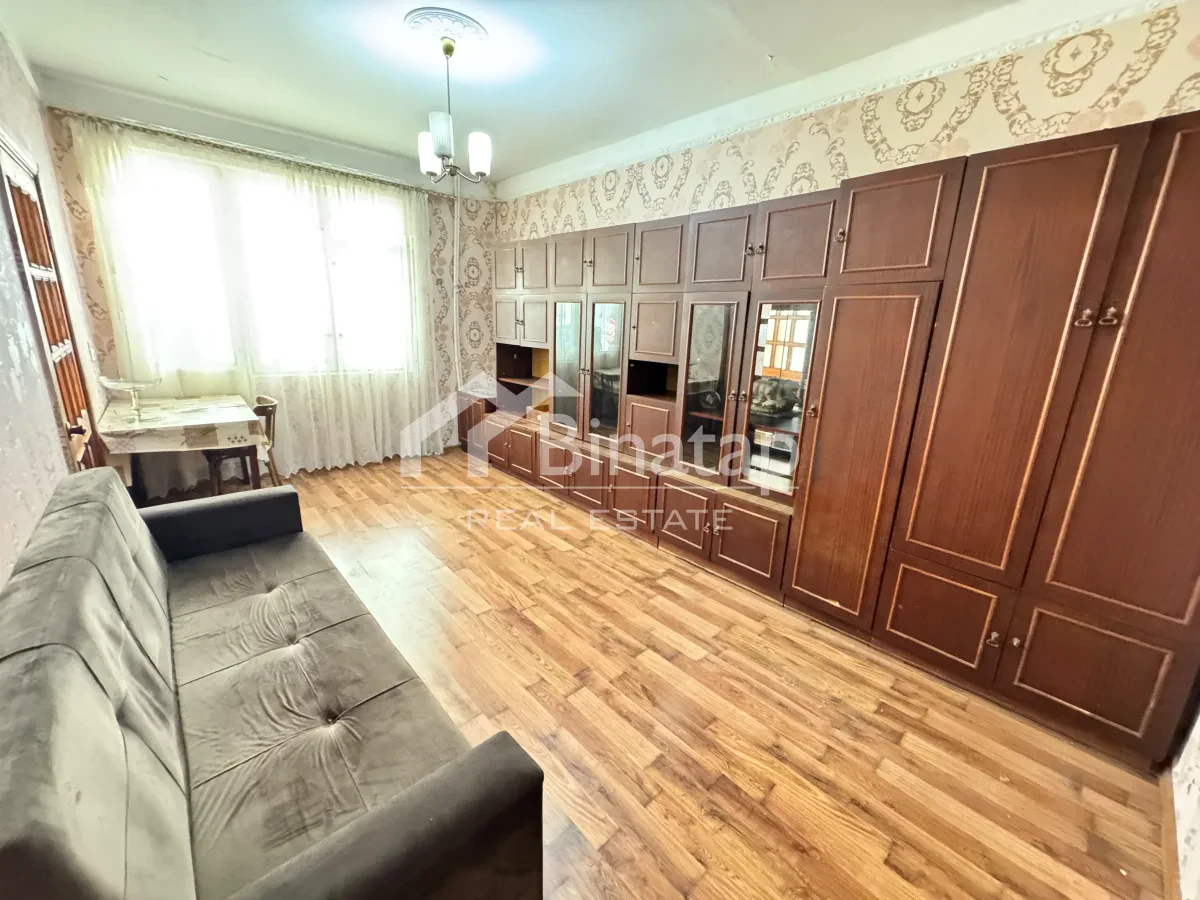 Satılır 1 otaqlı köhnə tikili 40 m², Memar Əcəmi metrosu, Nəsimi rayonu — Abdullayev Emil — Daire