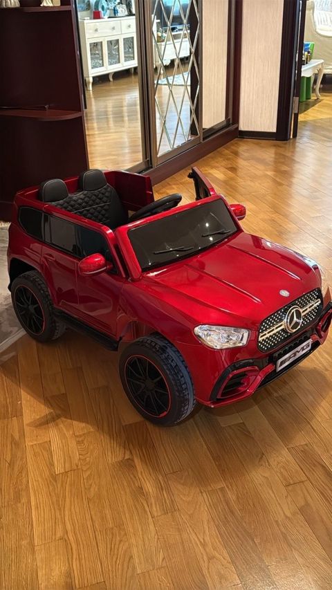 Uşaq avtomobili Mercedes-Benz — Bakı