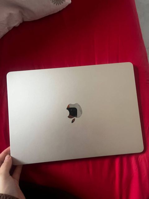 Apple MacBook M2 — Gəncə