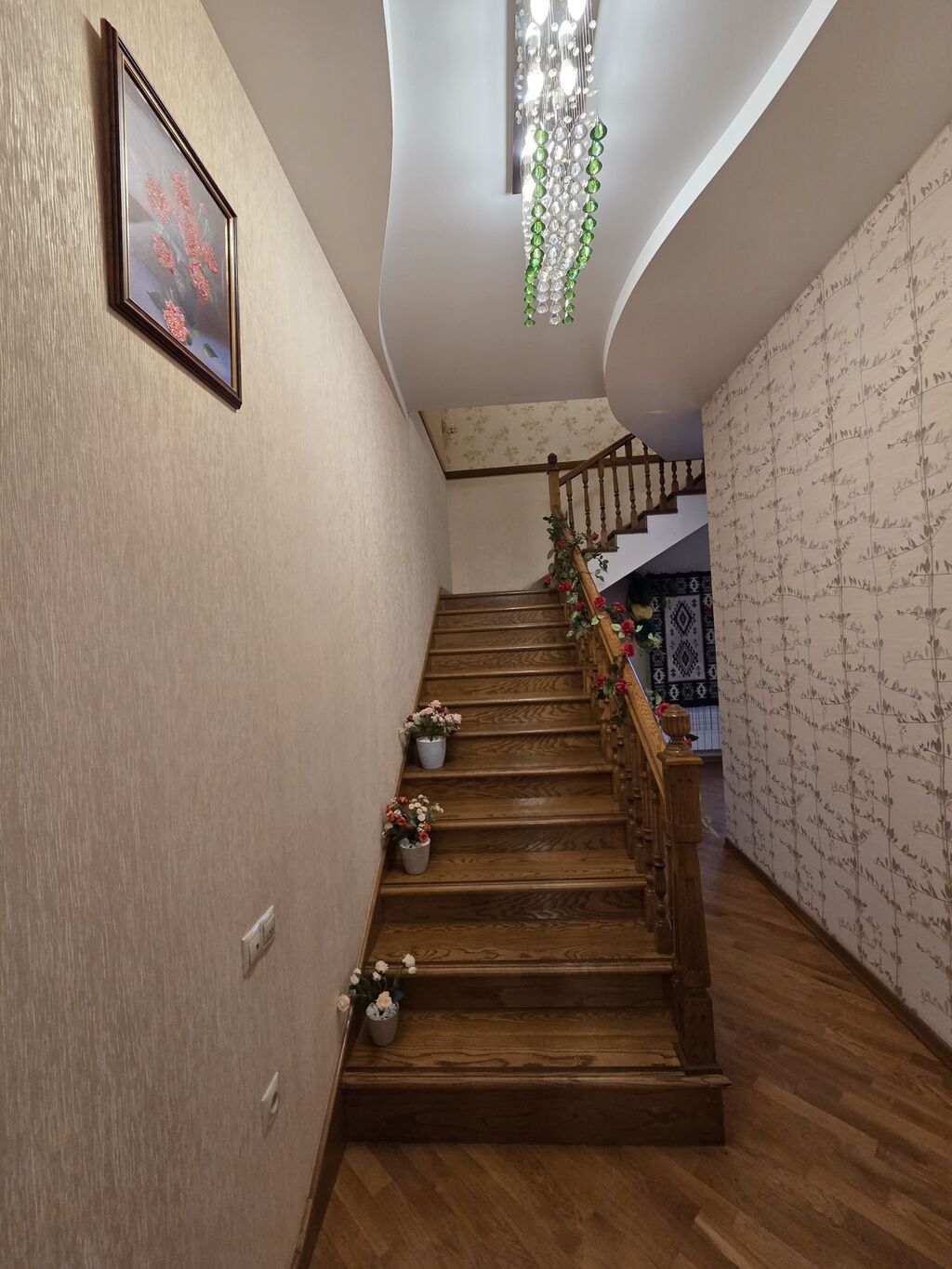 Bakı, 9-cu mikrorayon, 7 otaqlı, Köhnə tikili, m. Memar Əcəmi, 250 kv. m — Mənzil, Bakı (7)