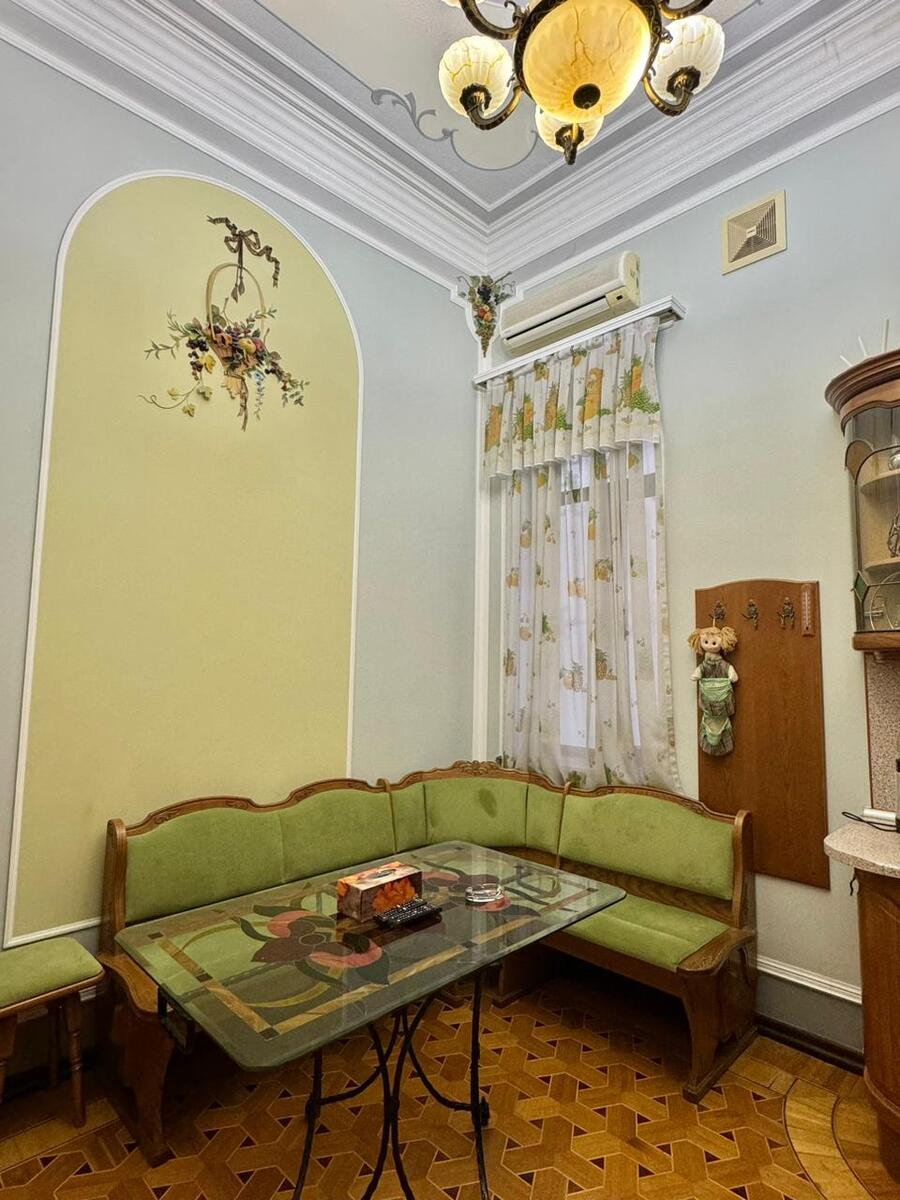 İcarəyə verilir 3 otaqlı köhnə tikili 231 m² — Mənzil, Bakı (9)