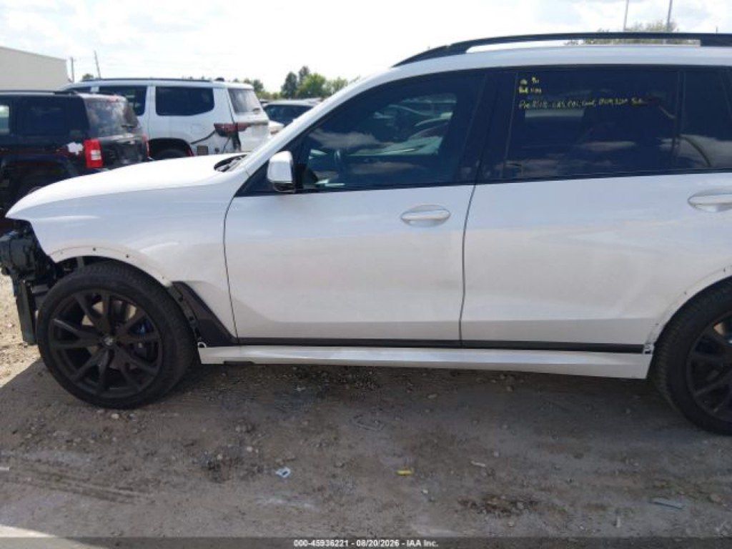 BMW X7, 3.0 L, 2024 il, 32 930 km — Avtomobillər (8)
