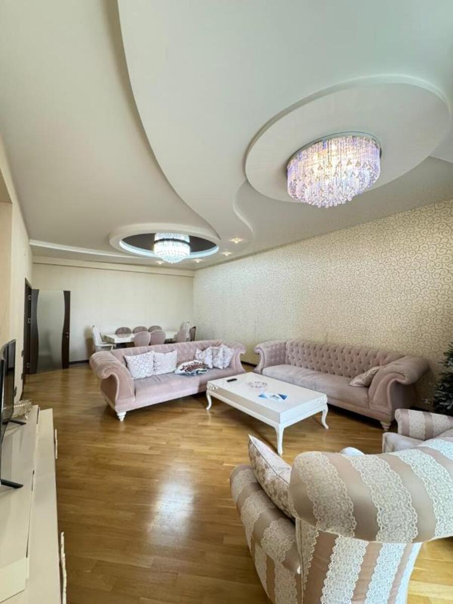 4-otaqlı yeni tikili, Yasamal r., 212 m² — Mənzil, Bakı