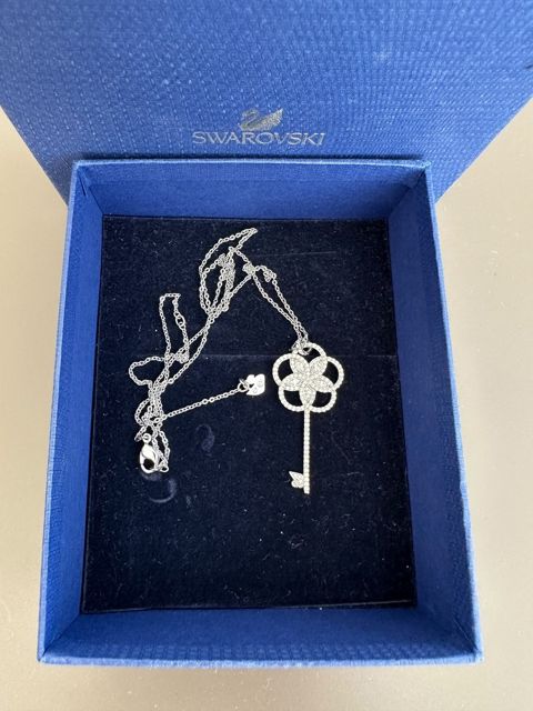Swarovski boyunbağı — Bakı