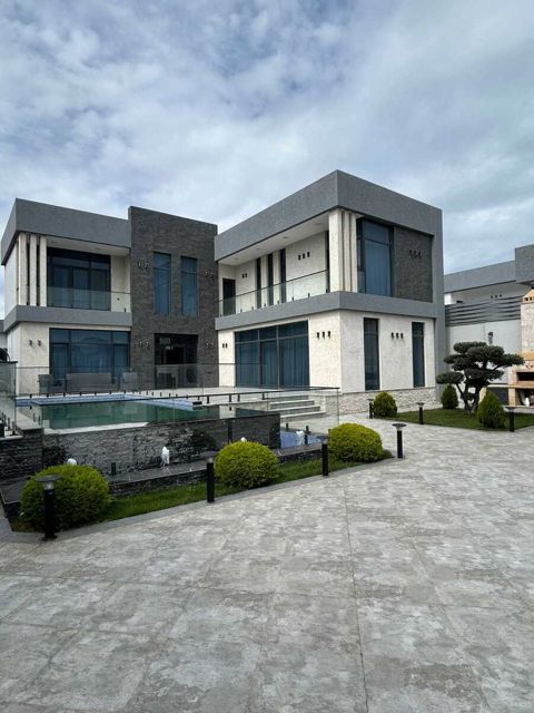 Satılır 5 otaqlı həyət evi/bağ evi 300 m² — Bakı