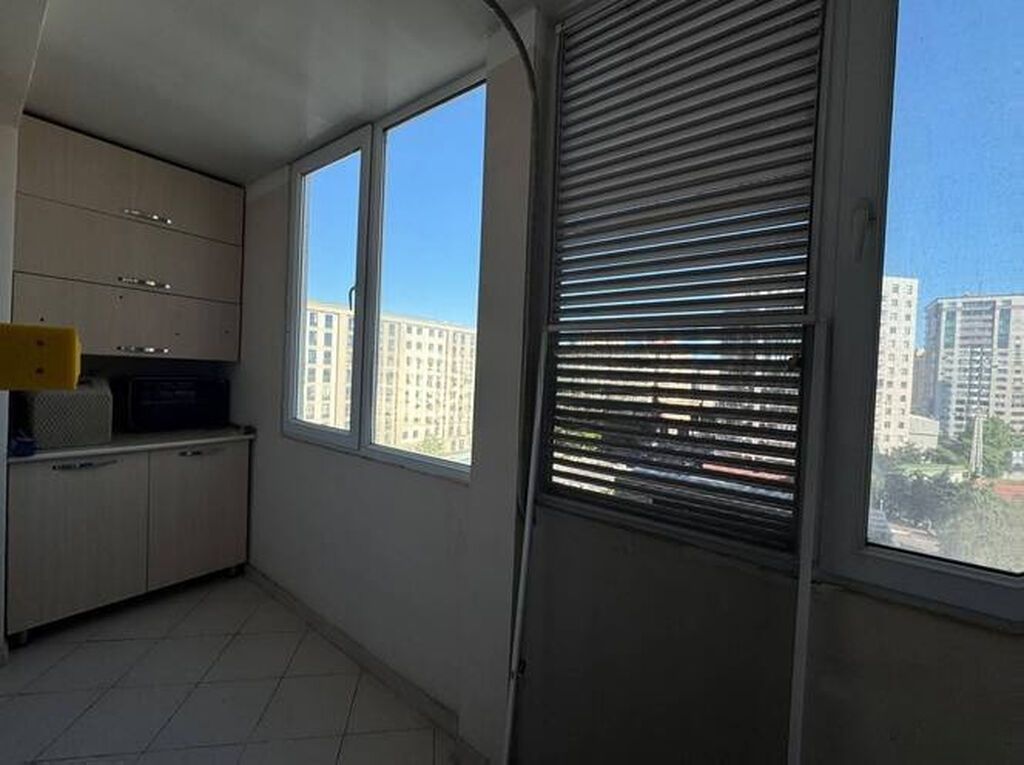For sale: 2-room apartment (old building), 40 m² — Mənzil, Bakı (7)