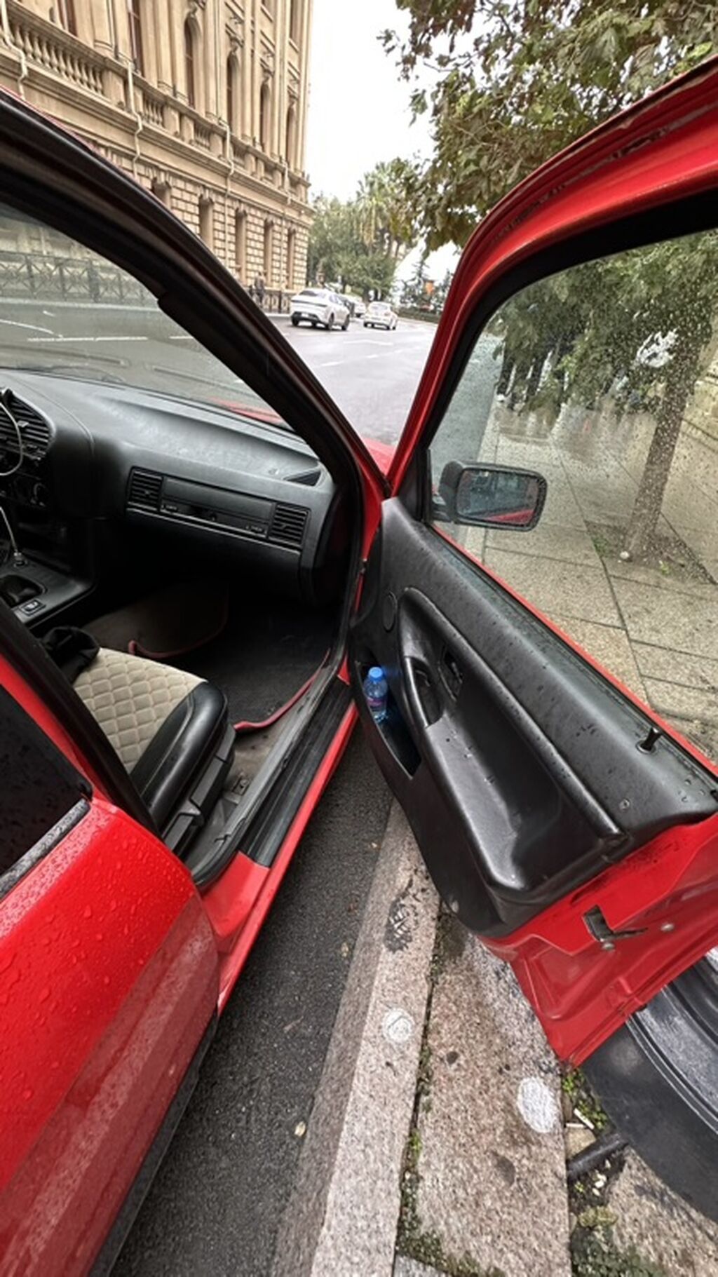 BMW 3 Series E36 sedan – parlaq qırmızı rəngdə, 4 qapılı kuzov — Avtomobillər, Bakı (6)