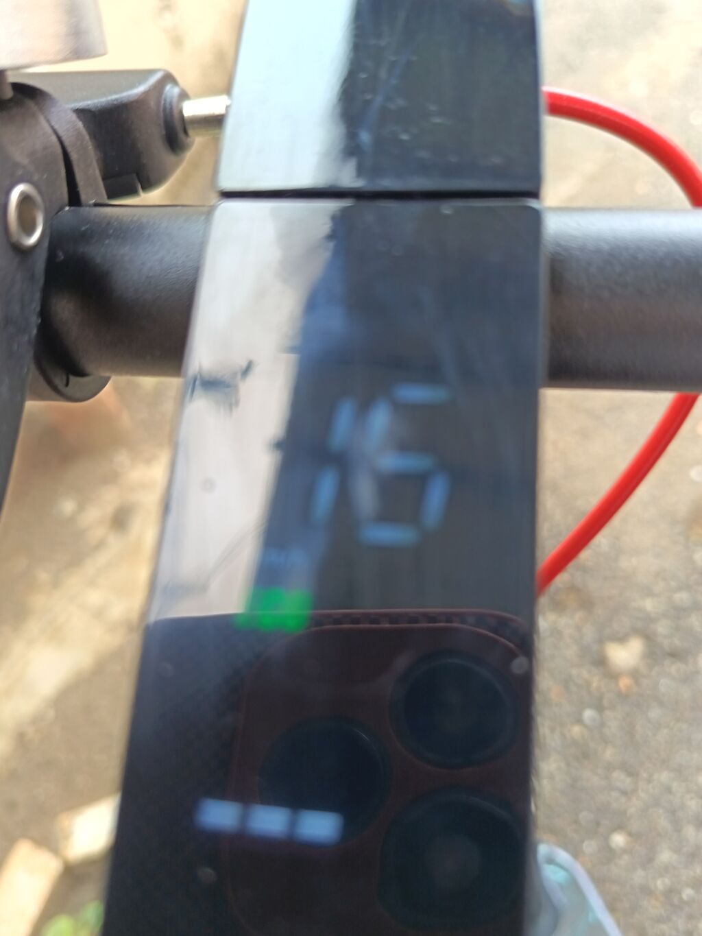 İşlənmiş Elektrik samokat 9", 250 Vt, 26 - 35 km/s, Ünvandan götürmə — Skuterlər, Digah (2)