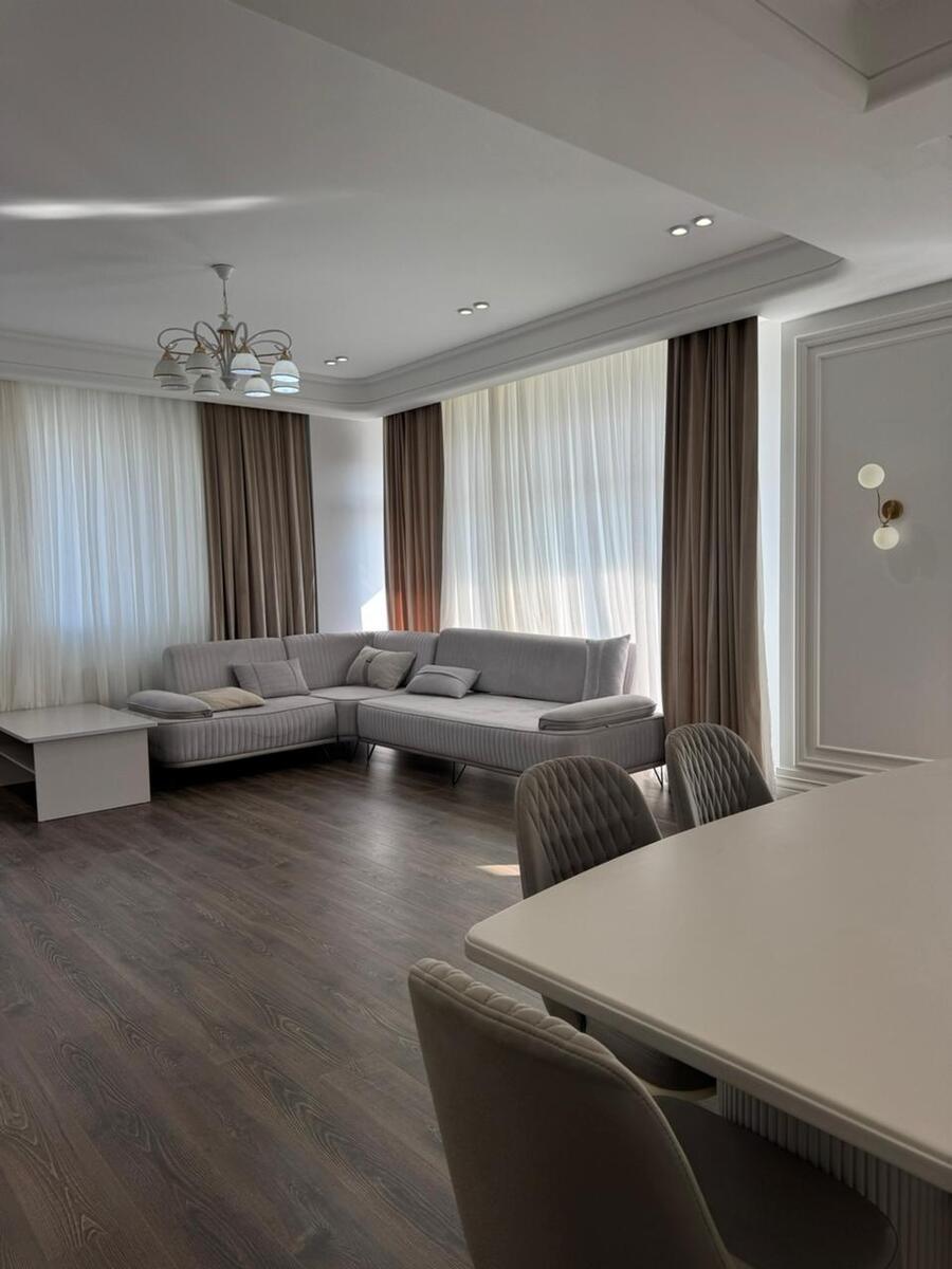 İcarəyə verilir 4 otaqlı yeni tikili 200 m² — Mənzil, Bakı (2)