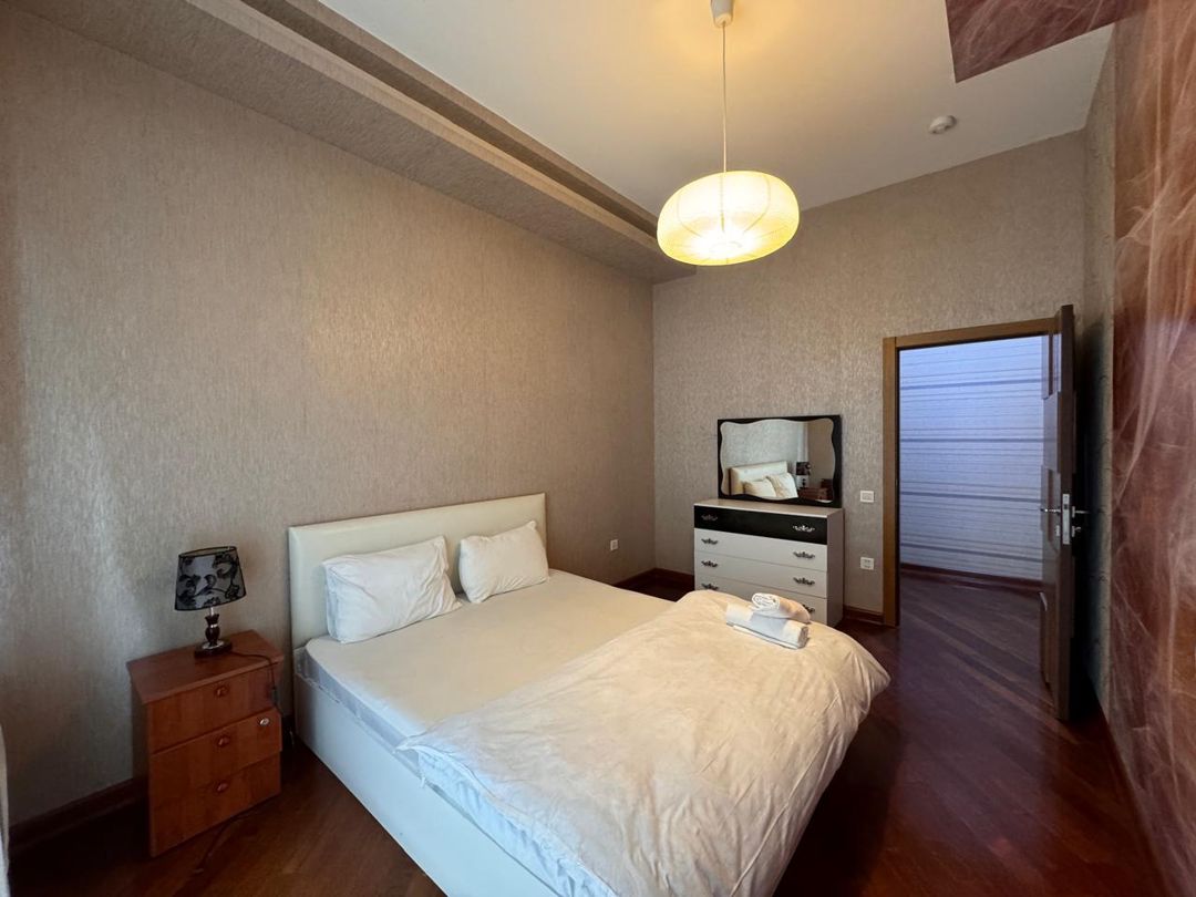 4 otaqlı mənzil, 220 m², Bülbül prospekti — Mənzil, Bakı (9)