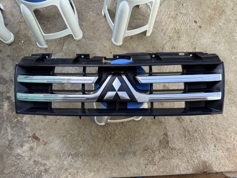 Mitsubishi Pajero 2007 radiator barmqlığı — Bakı