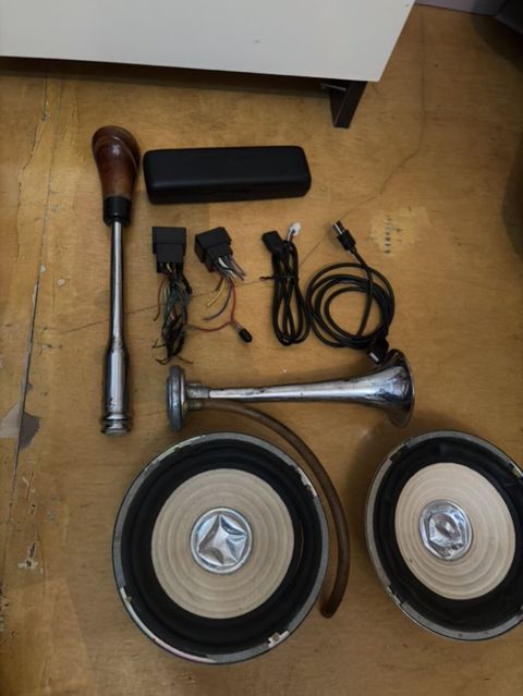 Məhsul: Avtoaksesuar və audio hissələri dəsti Tərkib: - 2 ədəd — 50 ₼ · Sumqayıt · Avtomobil akustikası Məhsul: Avtoaksesuar və audio hissələri dəsti Tərkib: - 2 ədəd — Sumqayıt
