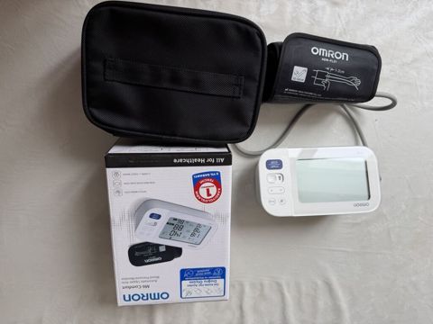 Omron M6 Comfort Təzyiq ölçən. Tonometr. Yapon brendi. Təzə kimidi — Bakı