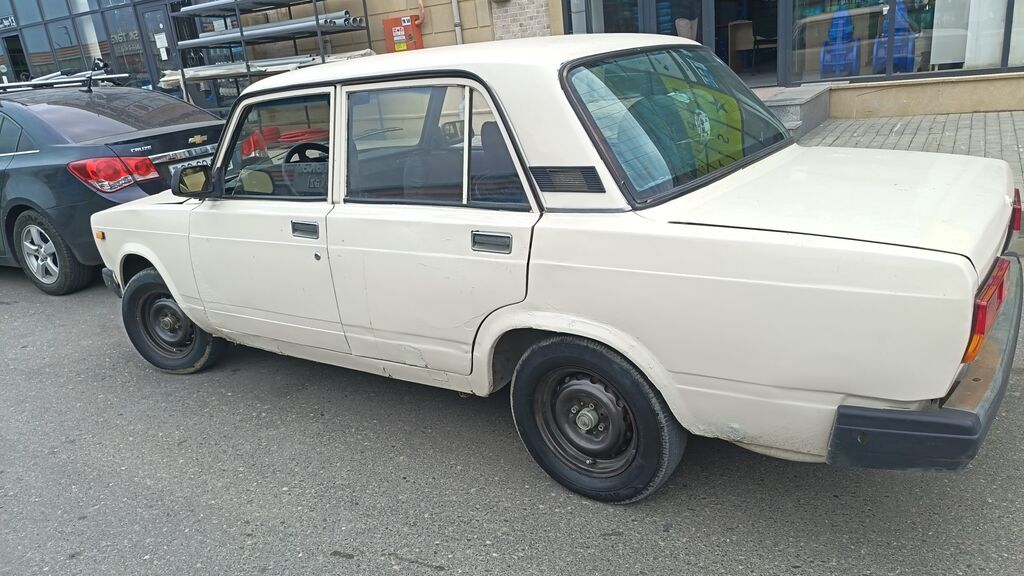 VAZ 21075sedan. 1984 cü il motor karopka ela mosta səs var. Çürüyü — Avtomobillər, Bakı