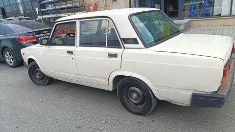 VAZ 21075sedan. 1984 cü il motor karopka ela mosta səs var. Çürüyü — Bakı