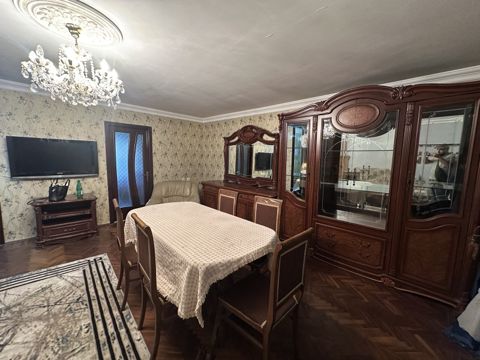 Satılır 3 otaqlı köhnə tikili 85 m² — Bakı