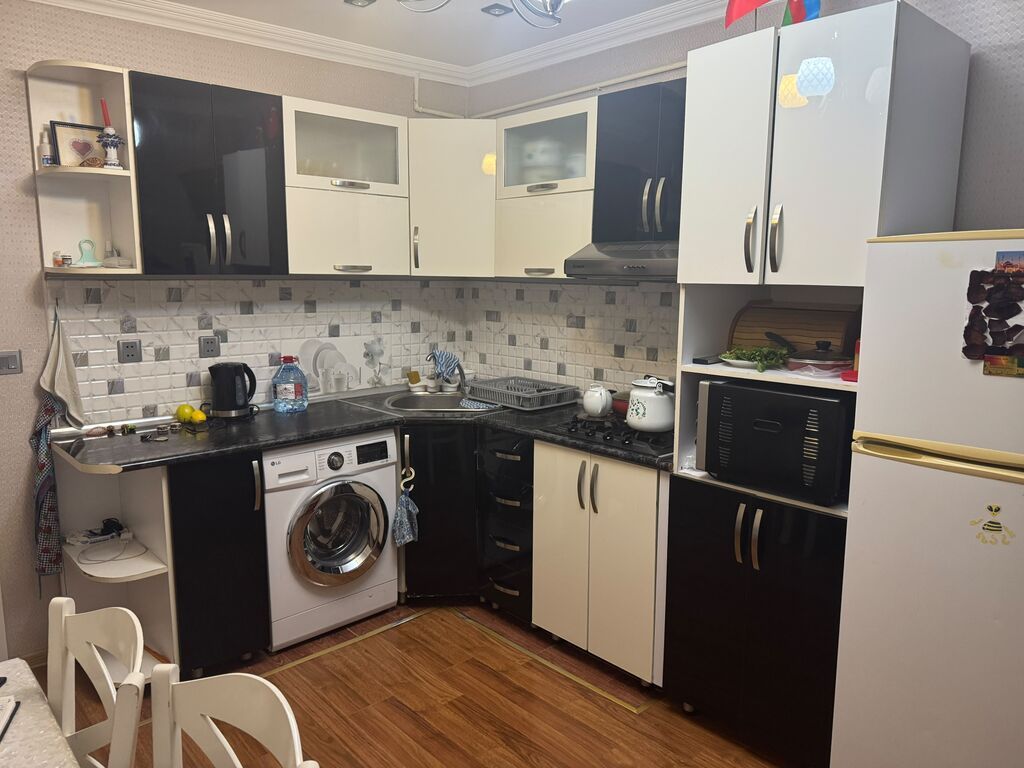 Metbex mebeli satılır 2x2.40 tek mebel satılır.Qiymət 350 azn.Ünvan — Mətbəx mobilyası, Qobu