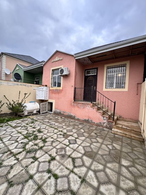 Satılır 3 otaqlı həyət evi/bağ evi 80 m² — 78 000 ₼ · Bakı · Ev, villa Satılır 3 otaqlı həyət evi/bağ evi 80 m² — Bakı